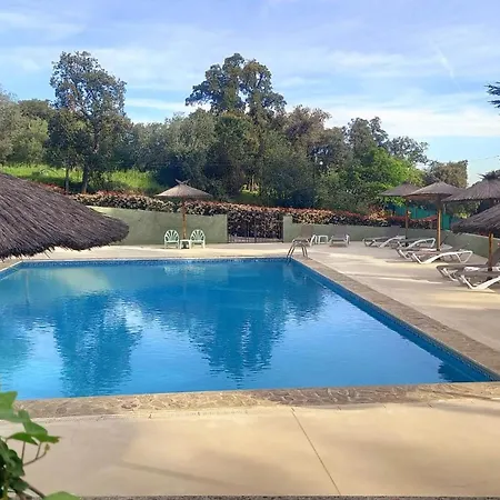 Des Mimosas Кемпинг