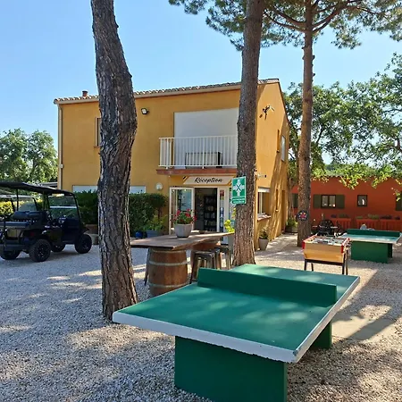 Des Mimosas Кемпинг