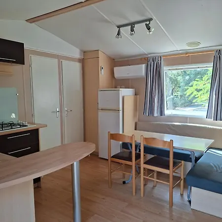 Кемпинг Des Mimosas 2*